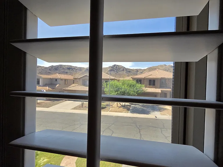 2709 W Redwood Ln — Photo 31