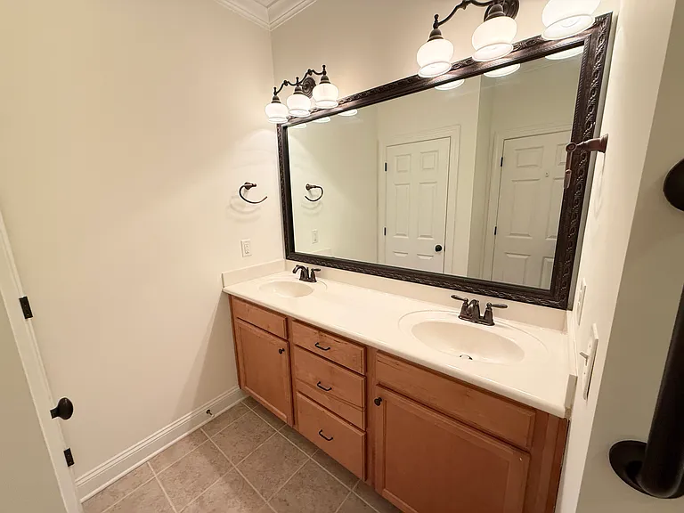 1102 Kinloch Dr — Photo 11