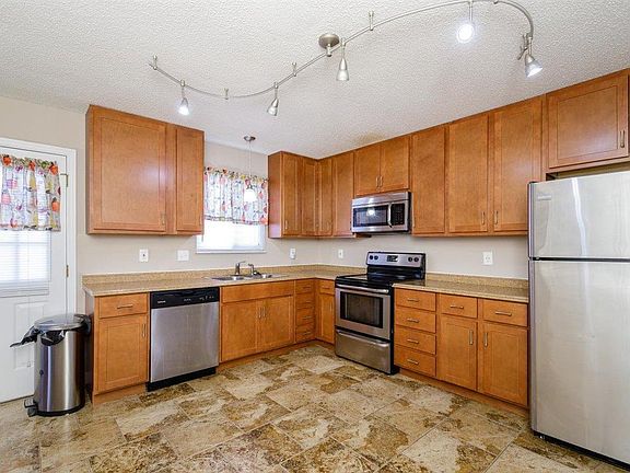 3rd image of 1112 Holly River Dr