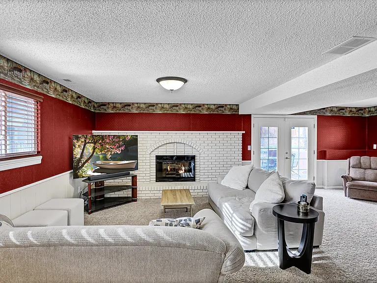 2990 Roche Dr S — Photo 10