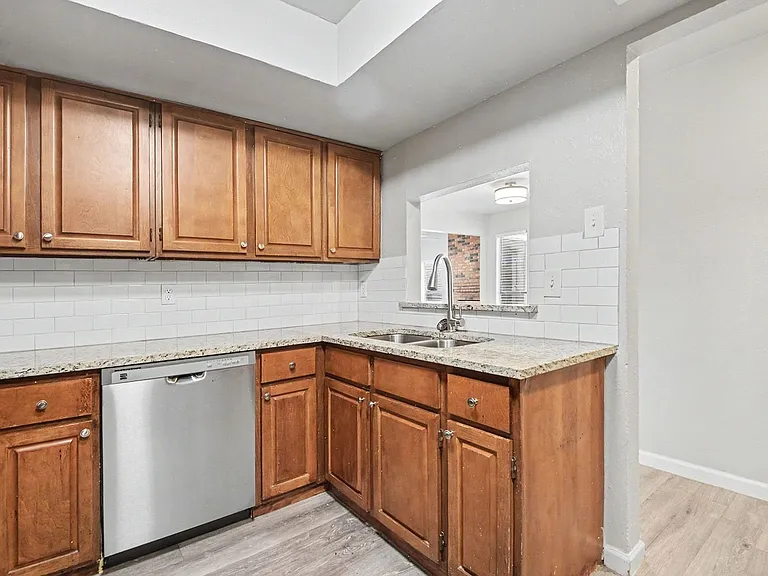 2201 Jackson Cir — Photo 14