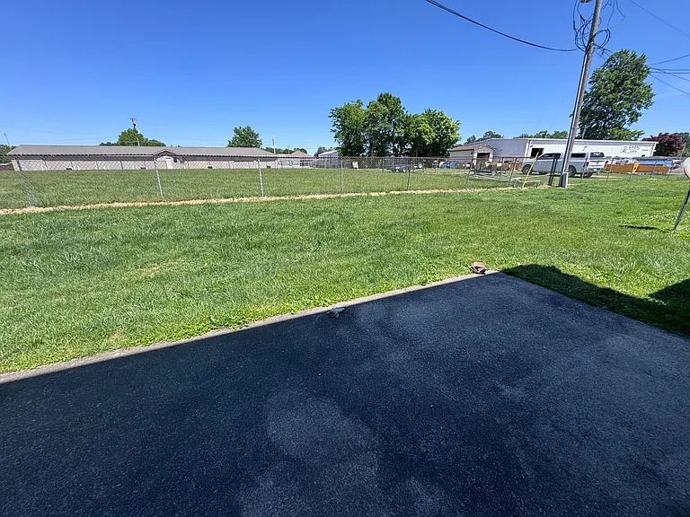 107 Grogan Cir — Photo 18