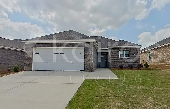 371 Angela St — Photo 1