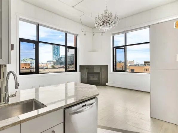 220 S 11th Ave SE #405, Calgary, AB T2G 0X8