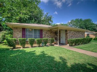 1405 Lyndale Dr, Ennis, TX 75119