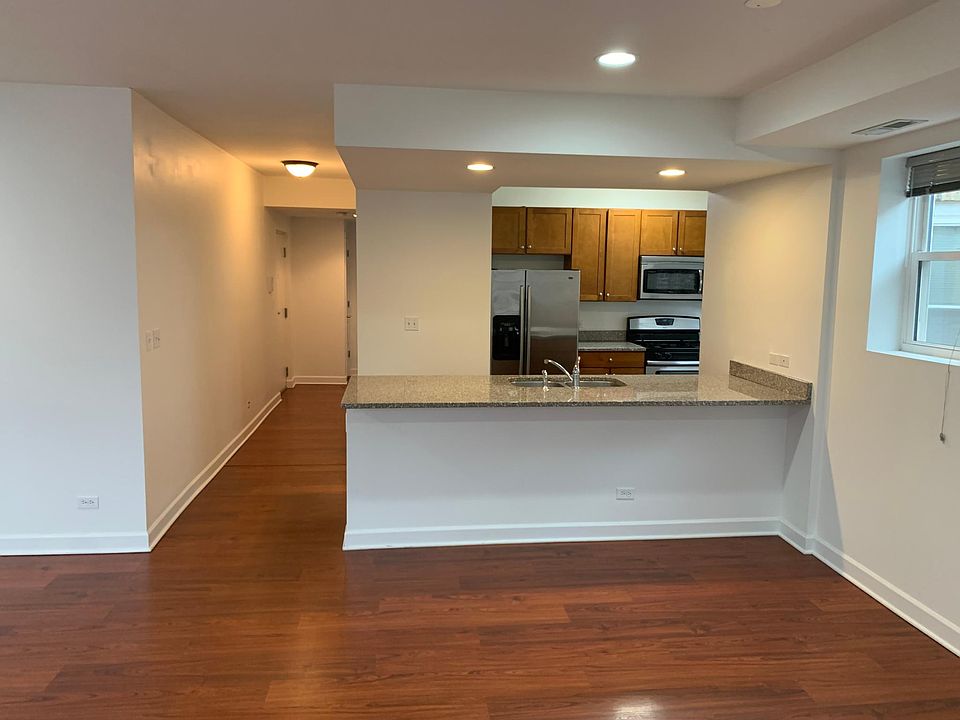 1st image of 3958 N Avondale Ave Unit 3