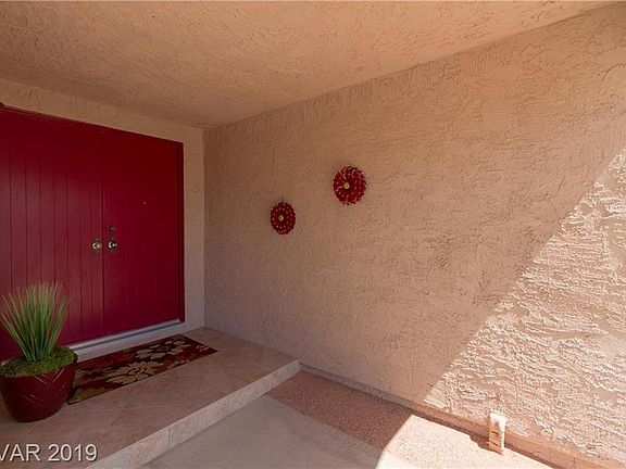4th image of 636 Otono Dr