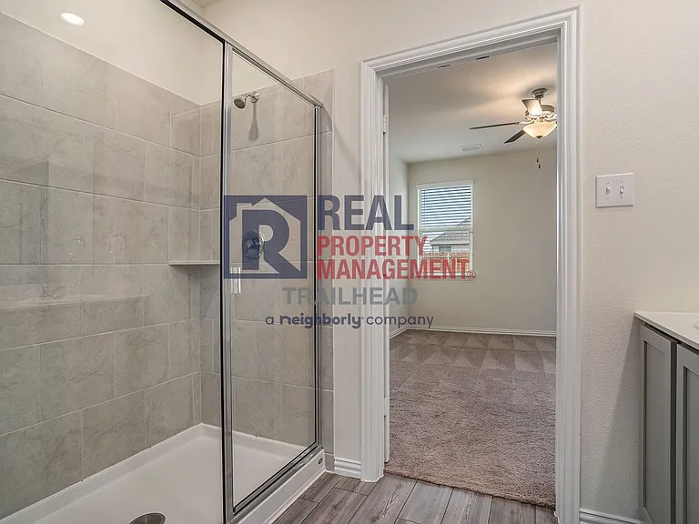 616 Fitzroy Ln — Photo 17