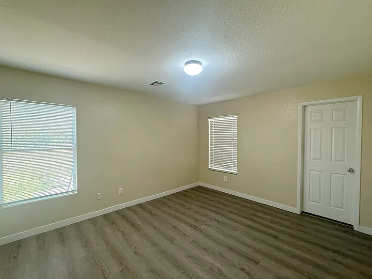 8305 Golden Amber St — Photo 5