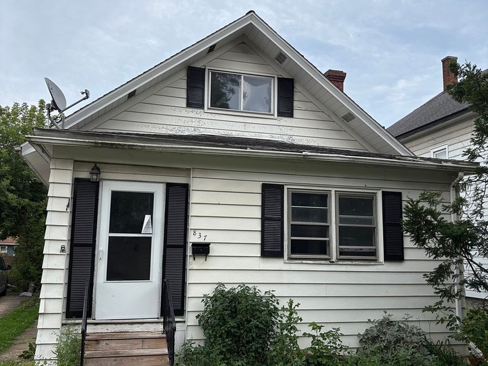 1st image of 837 Hickory St