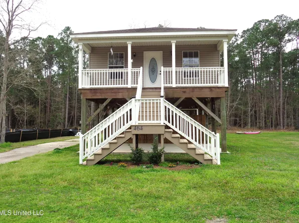 464 Thomas St, Bay Saint Louis, MS 39520