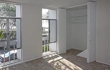 2 bed, 1020 sqft, $4,300 — Photo 2