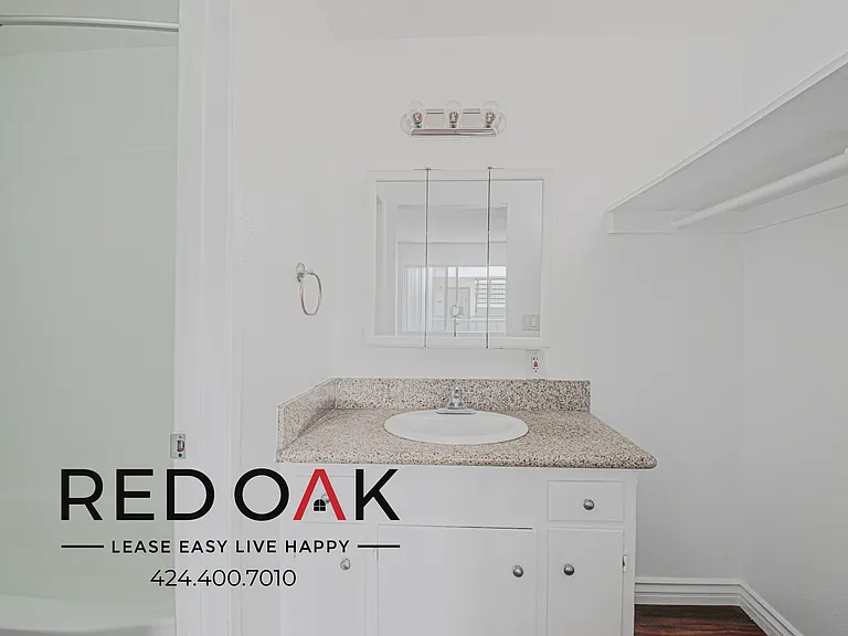 7466 Rosemead Blvd — Photo 11