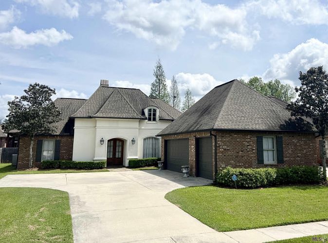 1st image of 280 S Club Ave