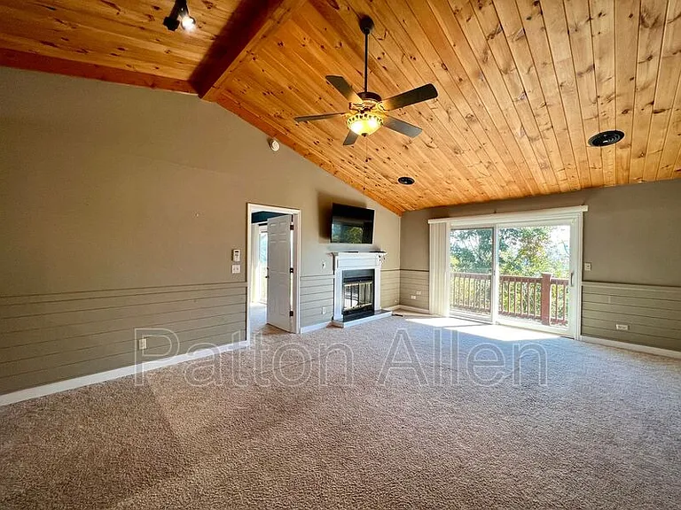 494 Windswept Dr — Photo 3