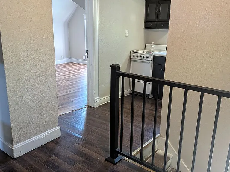 609 Jefferson St — Photo 5