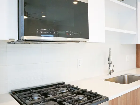 5080 NE 33rd Ave #4, Portland, OR 97211