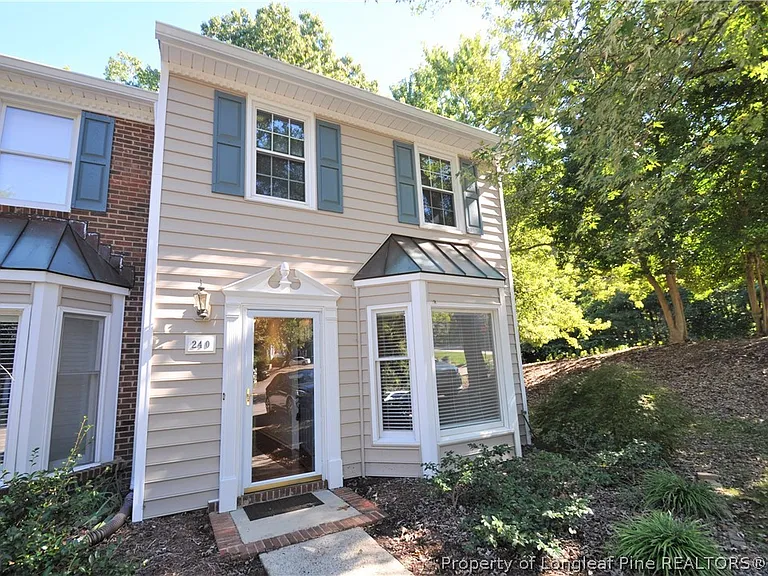240 Beechtree Dr — Photo 1