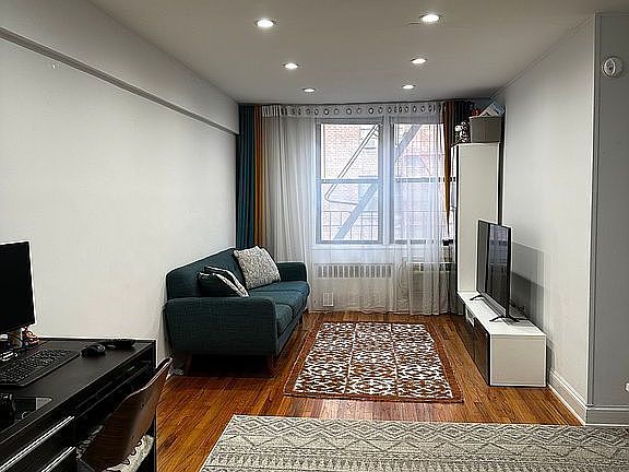 4th image of 1580 E 18th St APT 2K