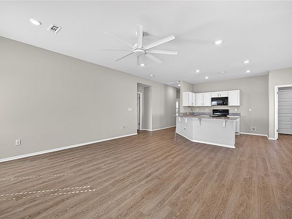 4th image of 2708 Bass St