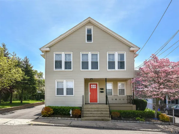 22 1st St Unit 1, Glen Cove, NY 11542