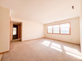 1139 Dixon Dr APT 5, Waterloo, IA 50701