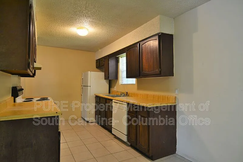 Building Photo - 2915 Chatsworth Rd #B