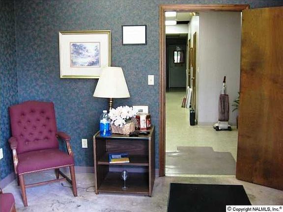 4th image of 125 Thomas Dr
