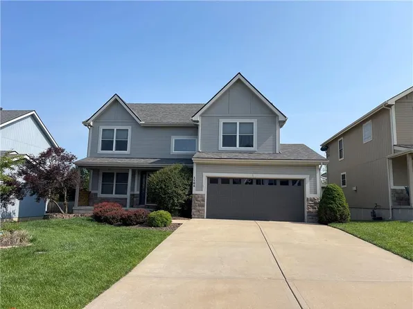 1104 Tamarisk Dr, Leavenworth, KS 66048