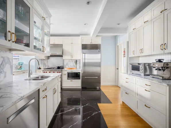 3 Hanover Square image 6 of 19