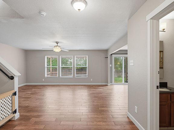 5th image of 4348 Pocahontas Ct