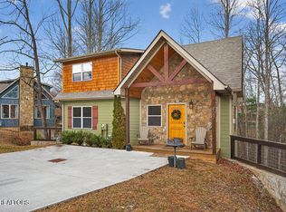 407 Potters Ridge Rd, Gatlinburg, TN 37738