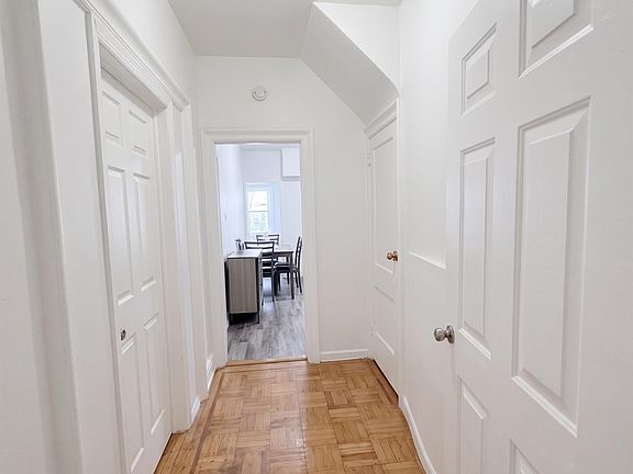 4th image of 151 VAN NOSTRAND AVE
