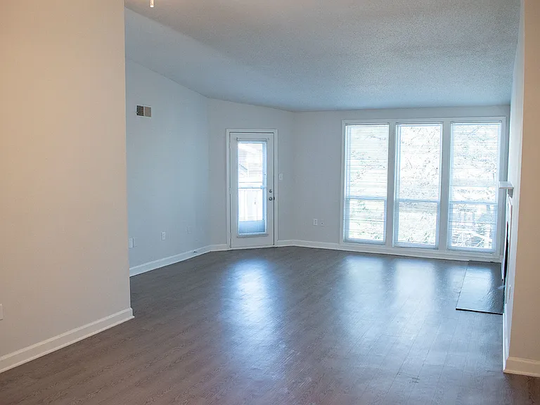 Ghent Village Apartments — Photo 44