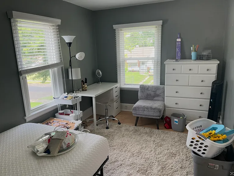 1113 Underwood Ave — Photo 8