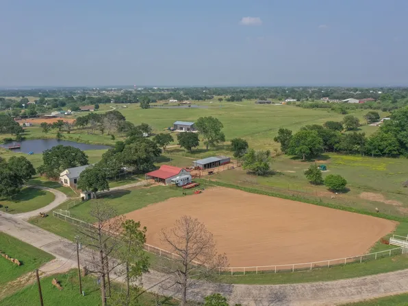 591 S Swanson Rd, Mineral Wells, TX 76067