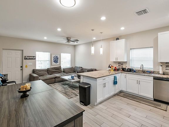 3rd image of 3417 Saranac Avenue