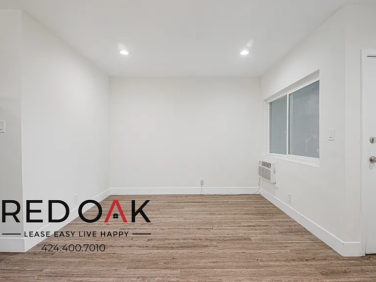 4070 Venice Blvd #9 — Photo 9