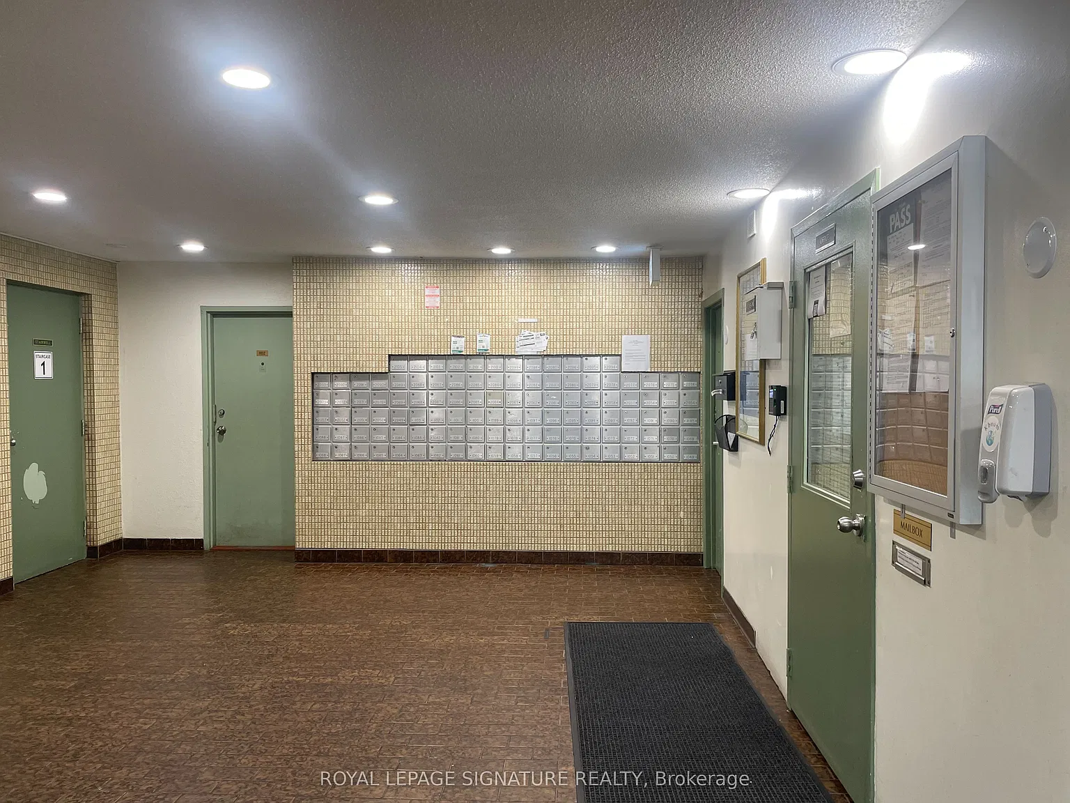 3 bed, $2,700 — Photo 2