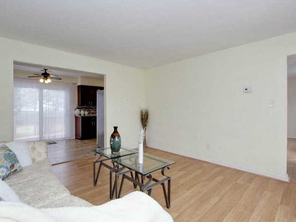 5th image of 3712 Woodmere Dr