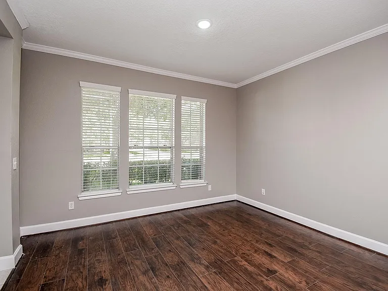 6318 Faulkner Ridge Dr — Photo 7