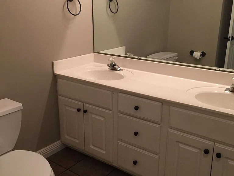 605 Habersham Ln — Photo 13
