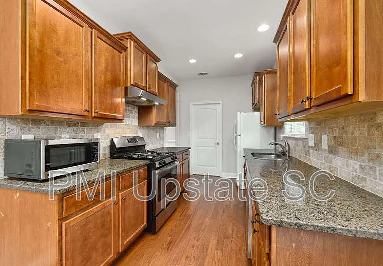 243 Scottish Ave — Photo 9