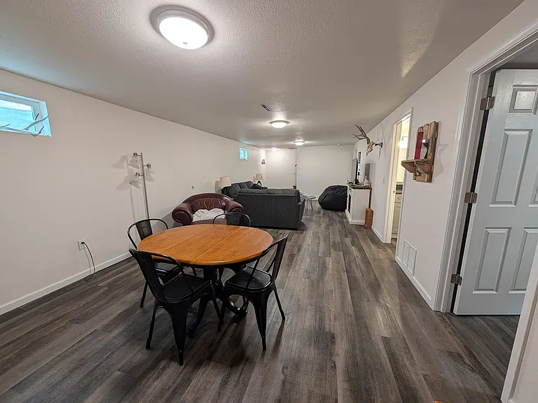 719 Camas Dr — Photo 16