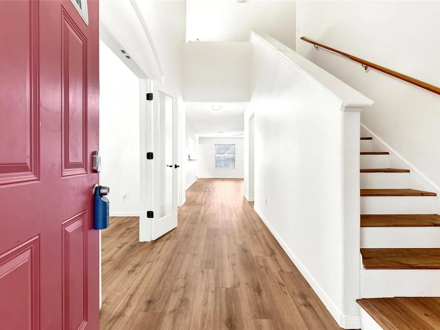 4 bed, 3.5 bath, 2920 sqft, $2,900 — Photo 1
