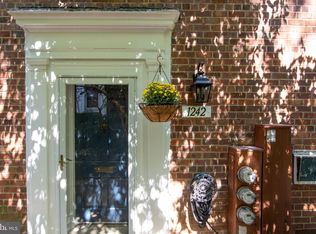 1242 Martha Custis Dr, Alexandria, VA 22302