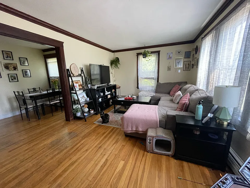 1601 Centre St #1