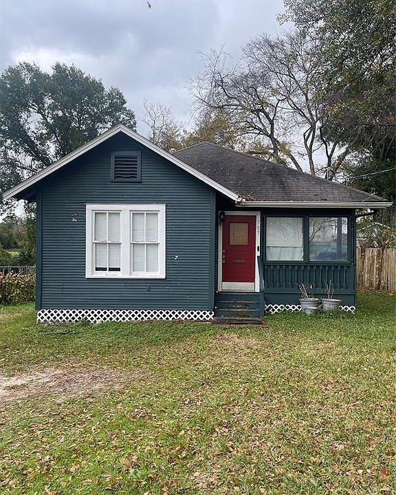 1st image of 707 Avenue J
