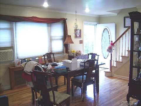 3rd image of 7 Ferney St