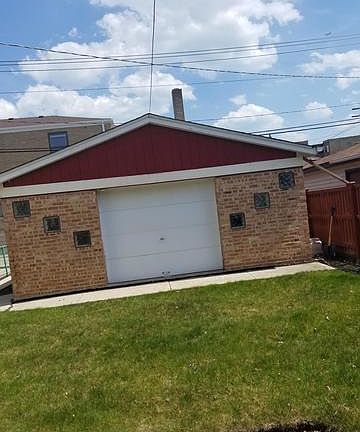 4th image of 5253 N California Ave